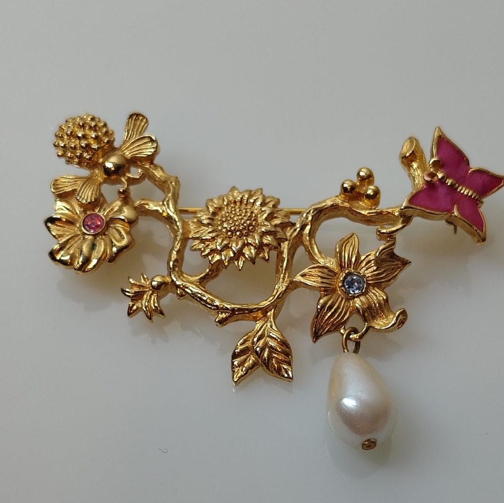Avon Garden Of Eden Brooch